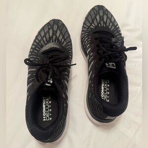 Under Armour Tennis shoes